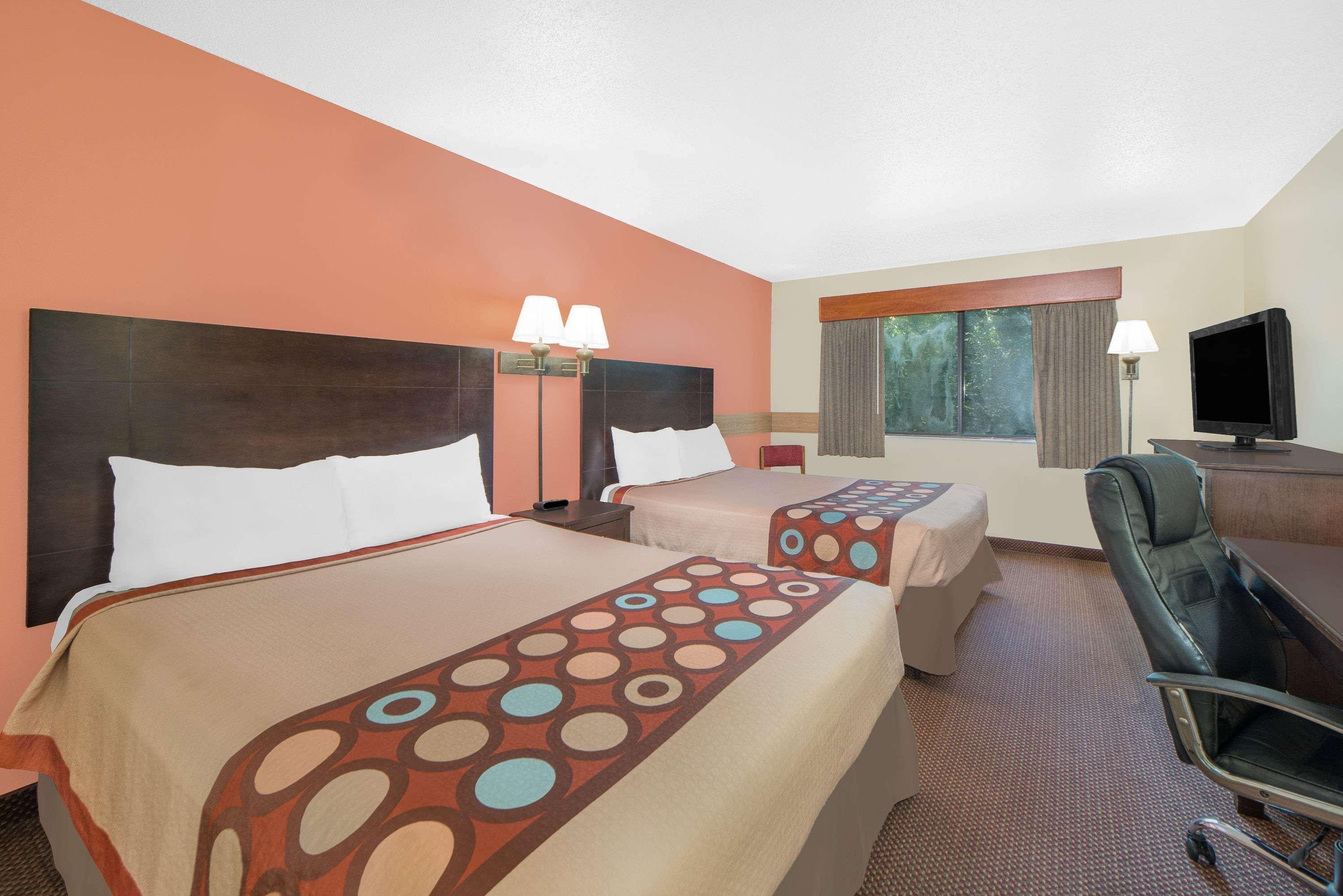 Super 8 By Wyndham Ottumwa Motel Екстериор снимка