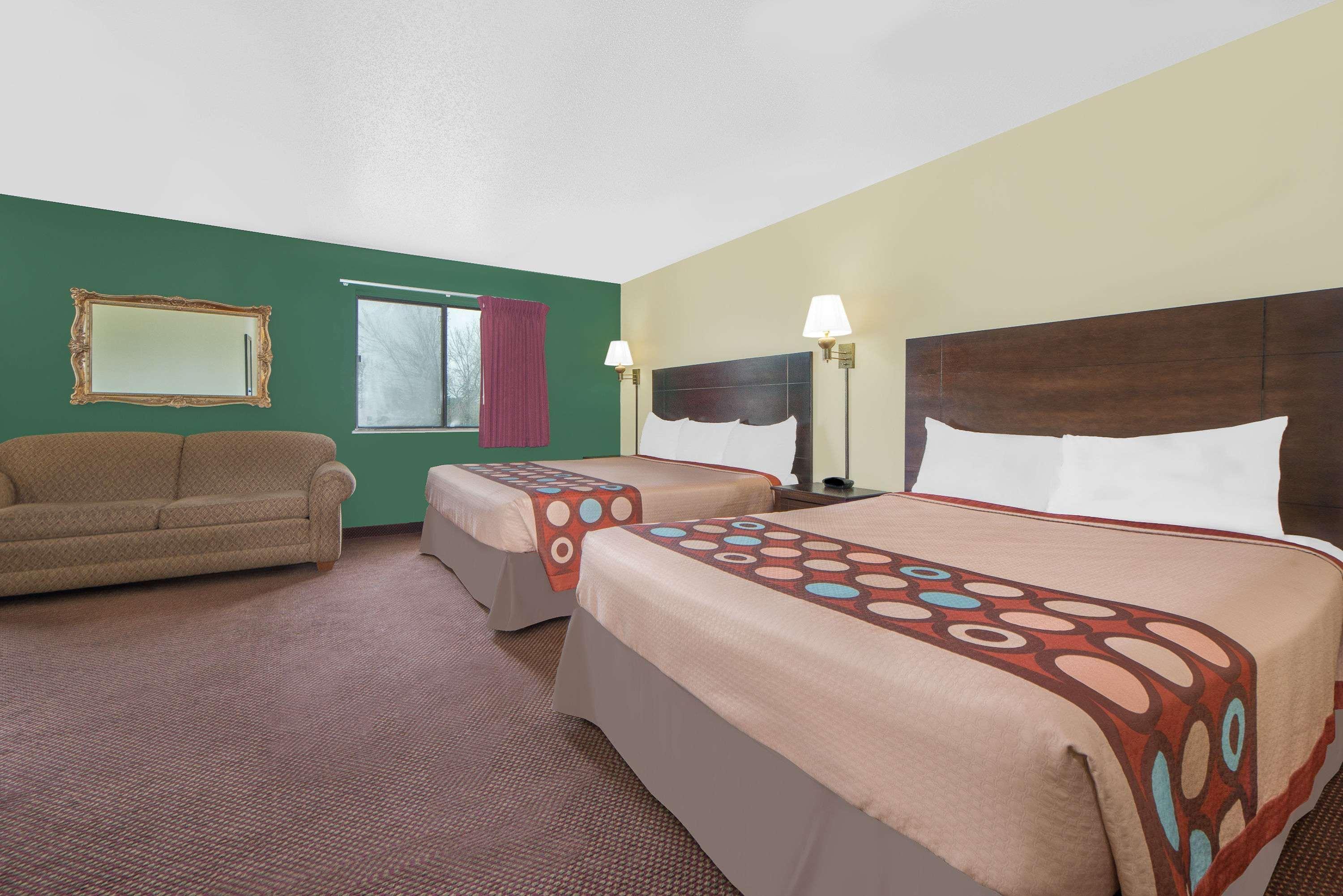 Super 8 By Wyndham Ottumwa Motel Екстериор снимка