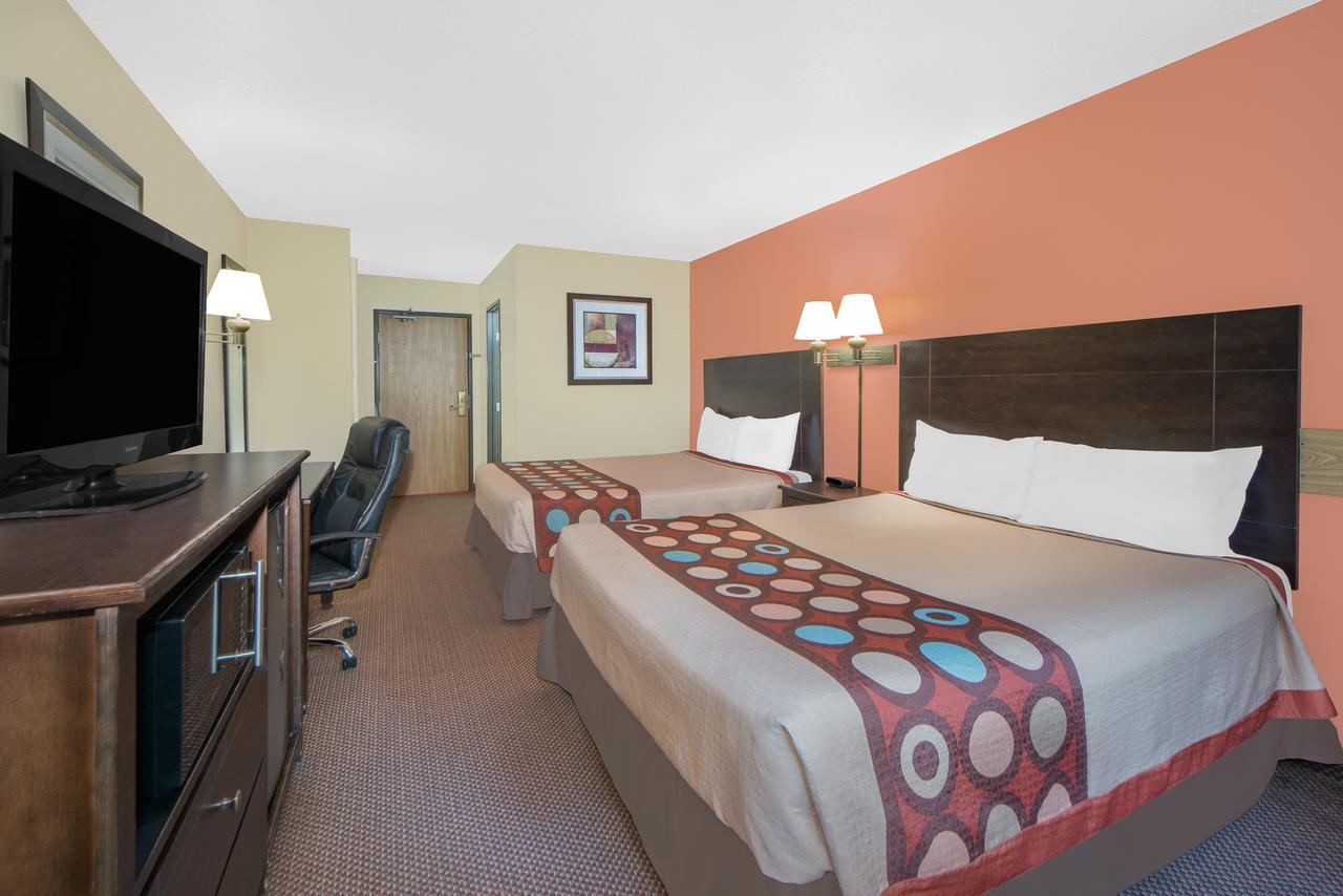 Super 8 By Wyndham Ottumwa Motel Екстериор снимка