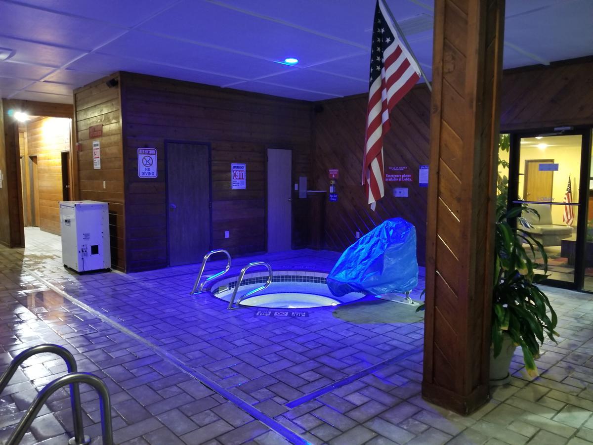 Super 8 By Wyndham Ottumwa Motel Екстериор снимка