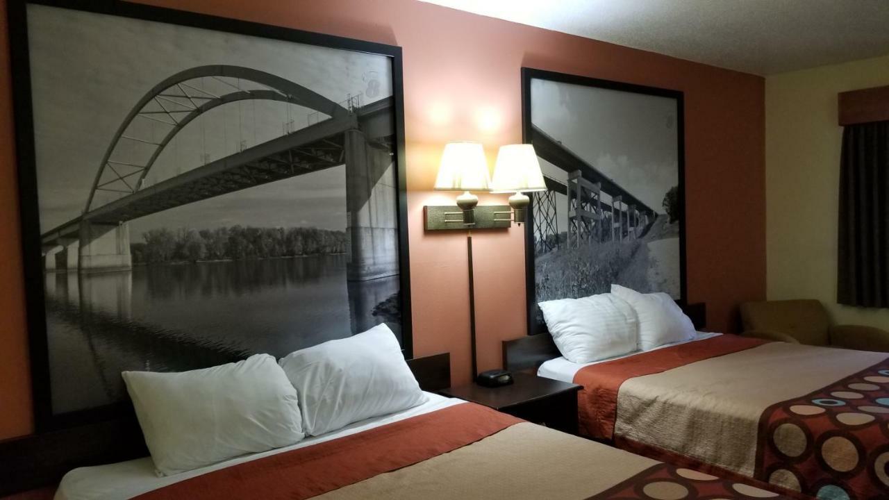 Super 8 By Wyndham Ottumwa Motel Екстериор снимка